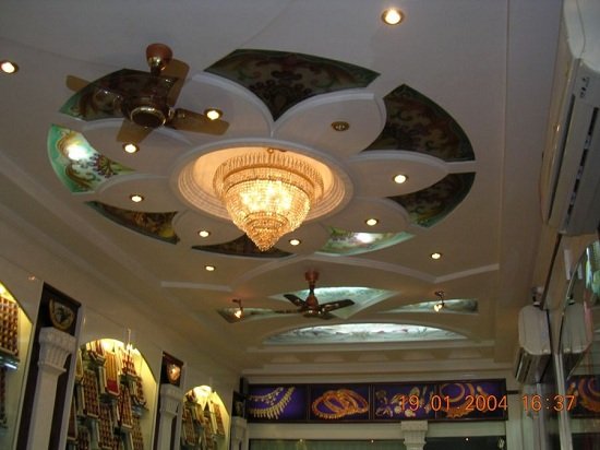 Intricate False Ceiling Design of the Jewellry Showroom